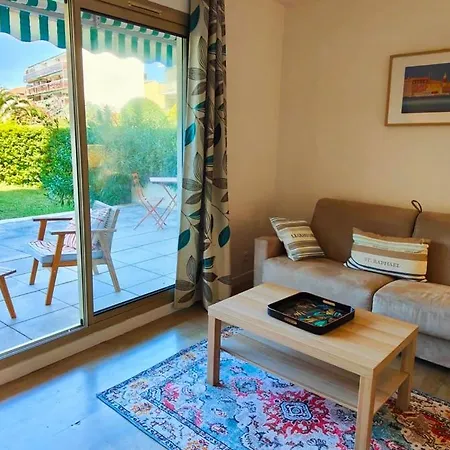 Private Garden In The Heart Of Saint-Raphael *
